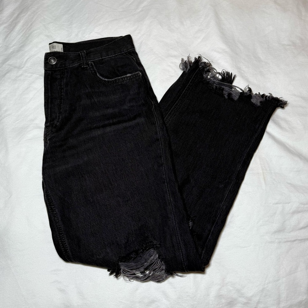 'We The Free' distressed black jeans by Free People 🖤